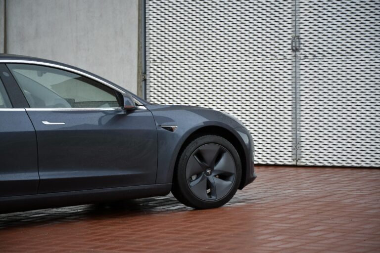 Tesla aku kaitse ja kontaktorid: millal need vahetada
