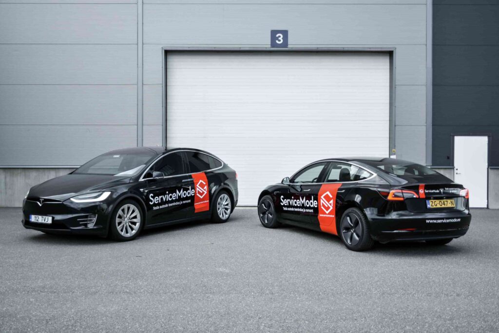 Tesla hooldus Tallinnas: ServiceMode'i Model X ja Model 3 töökoja ukse ees